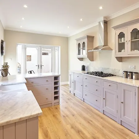 Ferienhaus Host & - Randolph House *
