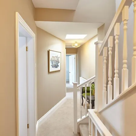 Host & - Randolph House Holiday home *