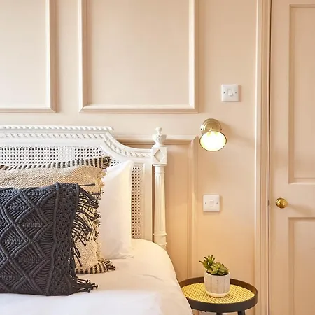 Host & - Randolph House Saltburn-by-the-Sea